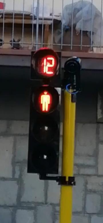 Sicurezza stradale, acceso il nuovo semaforo all'incrocio Giotto Cascine  dotato di rilevamento infrazioni e di countdown per i pedoni