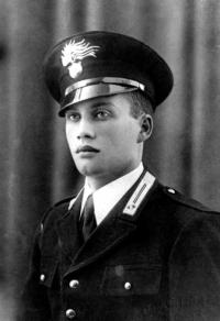 Salvo D’Acquisto (Napoli 1920- Torre di Palidoro 13 settembre 1943), Vicebrigadiere dell’Arma dei Carabinieri medaglia d’oro al valore militare alla memoria